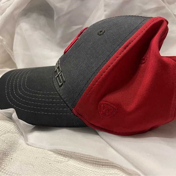 Never worn Top of the World University of Oklahoma hat - Picture 4 of 4